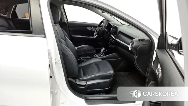 Kia The New K3 2nd generation 2021 Белый из Кореи, фото 2