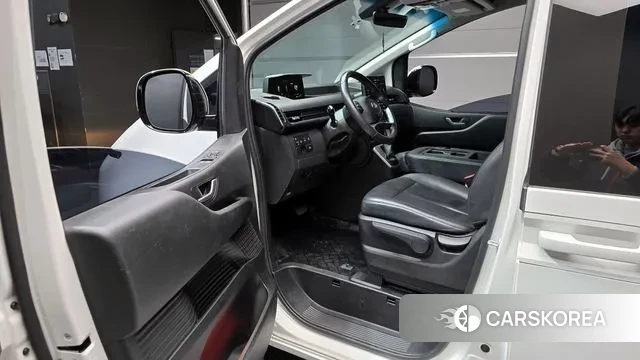 Hyundai Staria 2024 Белый из Кореи, фото 2