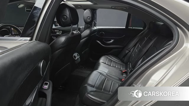 Mercedes-Benz C-Class W205 2019 Песочный из Кореи, фото 2