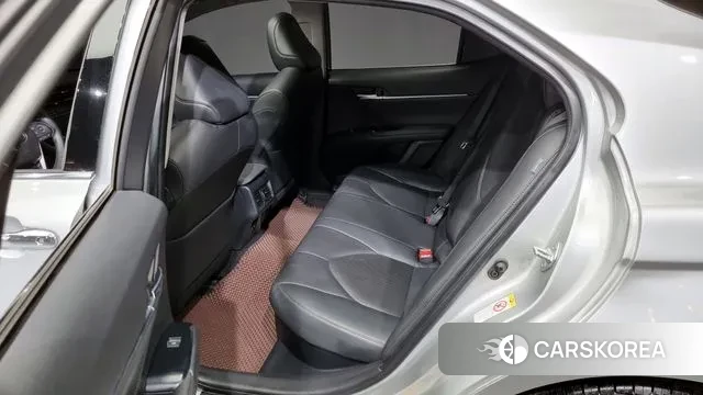 Toyota Camry (XV70) 2018 Серебряный из Кореи, фото 2