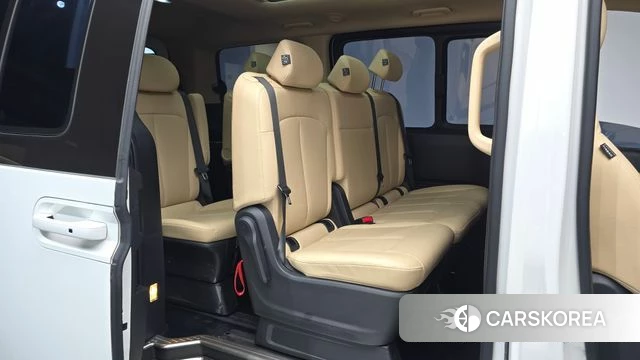 Hyundai Staria 2023 Белый из Кореи, фото 2