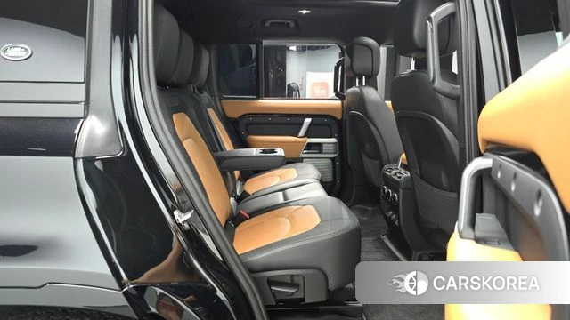 Land Rover Defender (L663) 2023 Черный из Кореи, фото 2