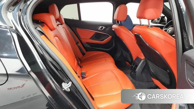 BMW 1 Series (F40) 2021 Черный из Кореи, фото 2