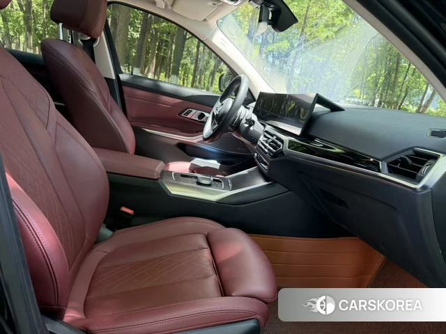 BMW 3 series 2023 Черный из Китая, фото 2
