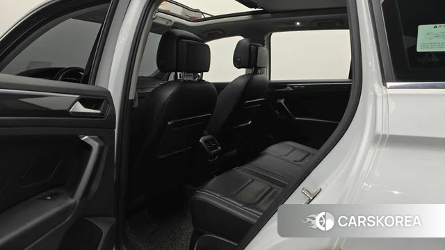 Volkswagen Tiguan second Generation 2020 Белый из Кореи, фото 2