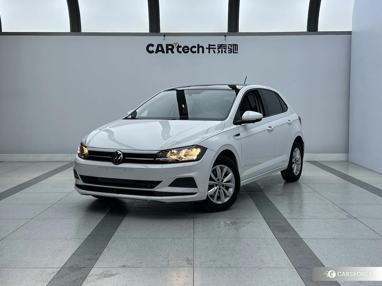 Volkswagen Polo 2021 Белый из Китая, фото 2