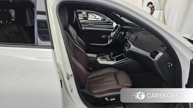 BMW 3 Series (G20) 2022 Белый из Кореи, фото 2