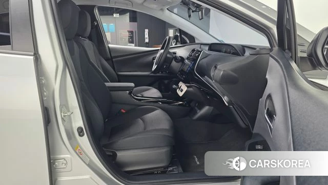 Toyota Prius 4th Generation 2018 Серебряный из Кореи, фото 2