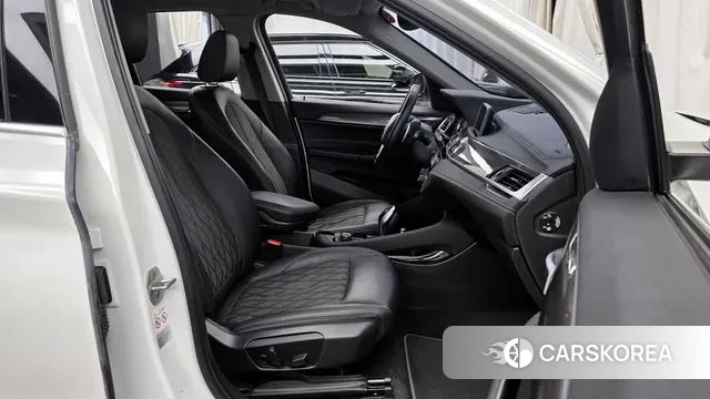 BMW X1 (F48) 2020 Белый из Кореи, фото 2