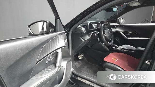 Peugeot e-2008 second generation 2022 Черный из Кореи, фото 2