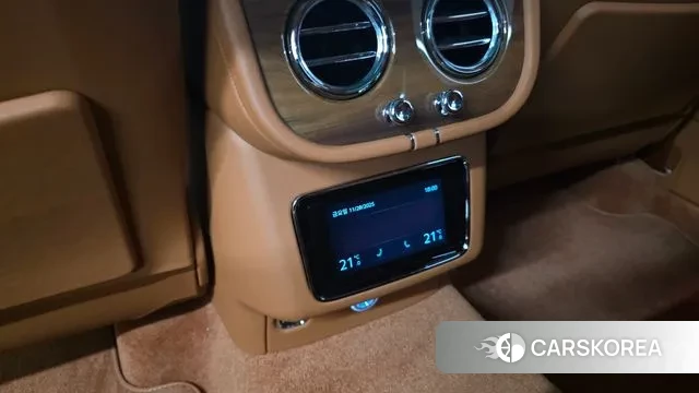 Bentley Bentayga 2025 Белый из Кореи, фото 2