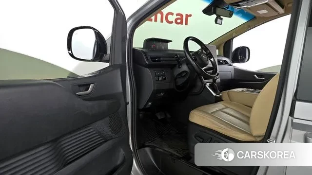 Hyundai Staria 2021 Серебряный из Кореи, фото 2