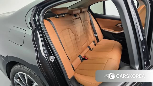 BMW 3 Series (G20) 2023 Черный из Кореи, фото 2