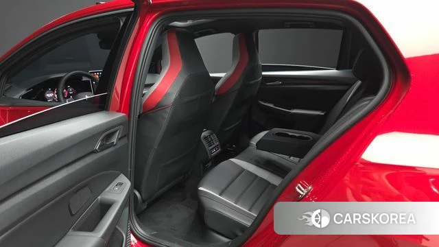 Volkswagen Golf 8th Generation 2026 Красный из Кореи, фото 2
