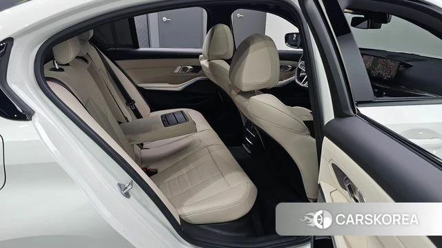 BMW 3 Series (G20) 2025 Белый из Кореи, фото 2