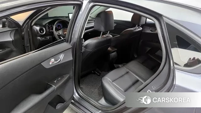 Kia The New K3 2nd generation 2021 Серый из Кореи, фото 2