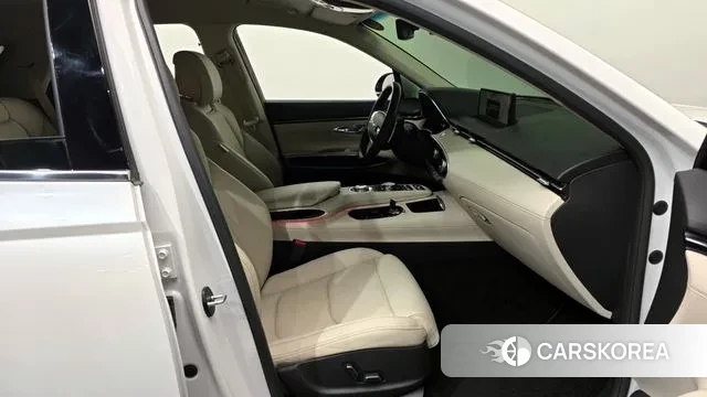 Genesis GV70 2022 Белый из Кореи, фото 2