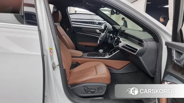 Audi A6 (C8) 2021 Белый из Кореи, фото 2