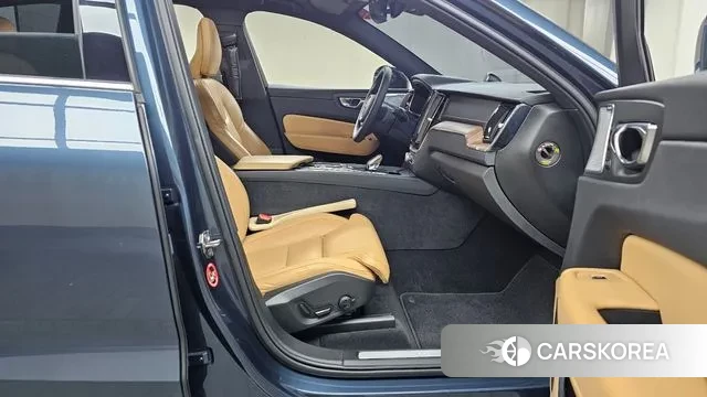 Volvo XC60 second Generation 2022 Синий из Кореи, фото 2