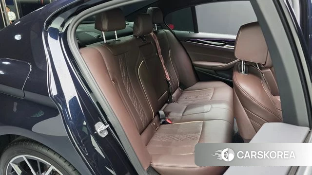 BMW 5 Series (G30) 2022 Черный из Кореи, фото 2