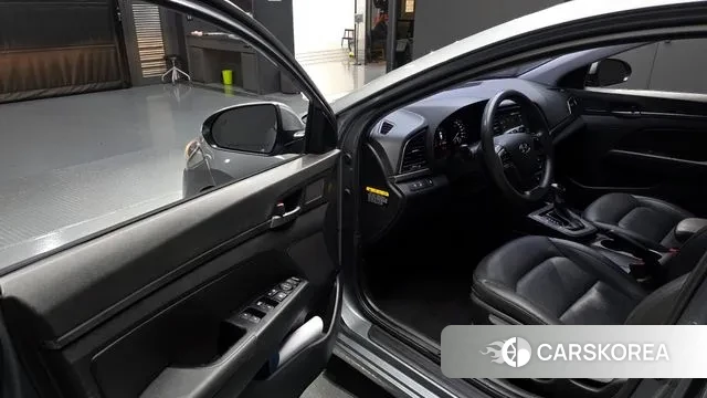 Hyundai Avante AD 2018 Серебристо-серый из Кореи, фото 2