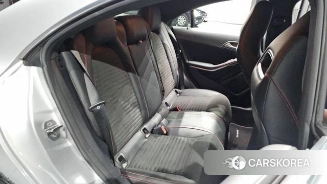 Mercedes-Benz CLA-Class C117 2018 Серебристо-серый из Кореи, фото 2