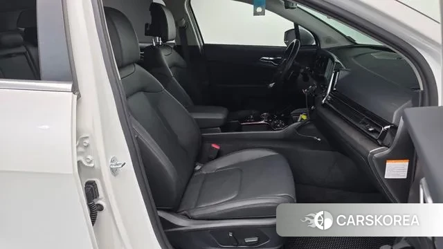 Kia Sportage 5th Generation Hybrid 2023 Белый из Кореи, фото 2