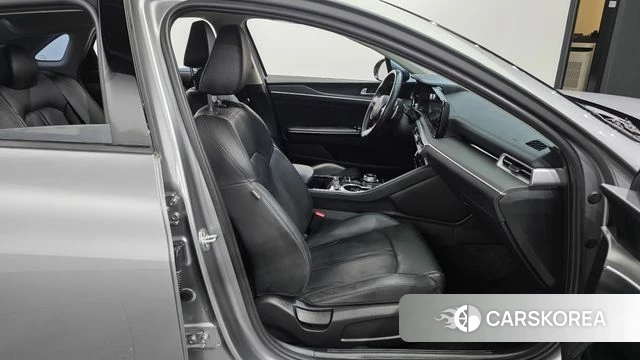 Kia K5 3rd generation 2023 Серебряный из Кореи, фото 2