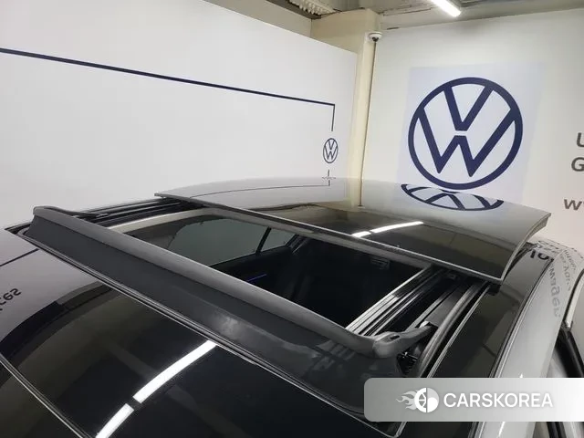 Volkswagen Passat GT (B8) 2021 Серебряный из Кореи, фото 2