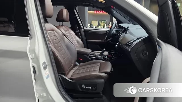 BMW X3 (G01) 2021 Белый из Кореи, фото 2