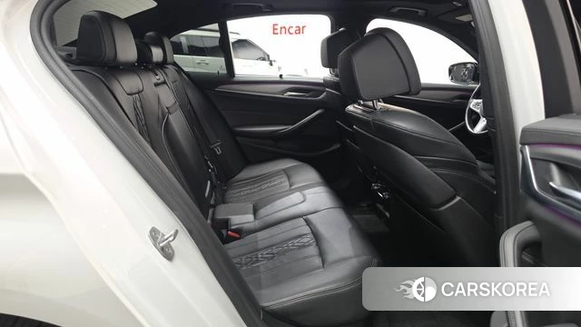BMW 5 Series (G30) 2019 Белый из Кореи, фото 2