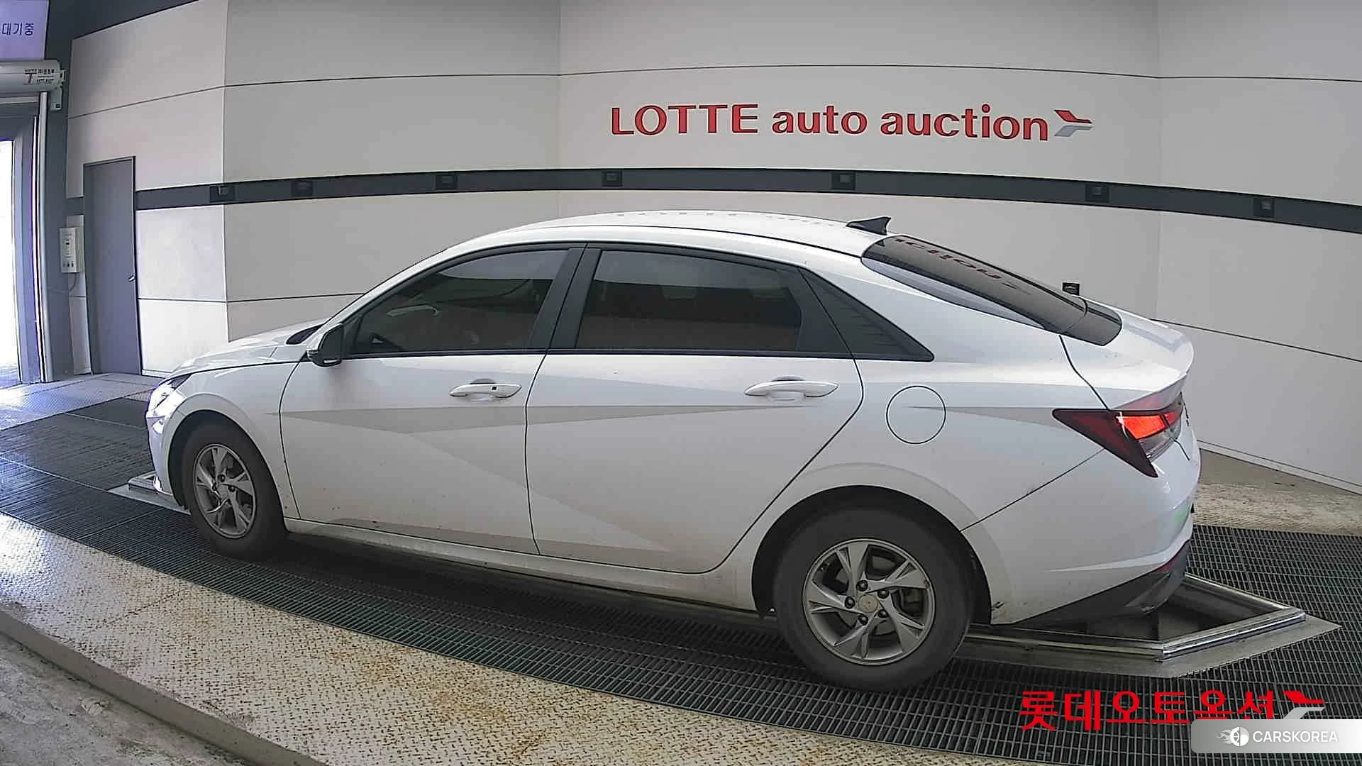 Hyundai Avante 2021 Polar White из Кореи, фото 2