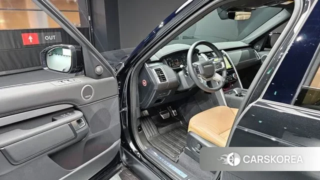 Land Rover Discovery 5 2025 Черный из Кореи, фото 2