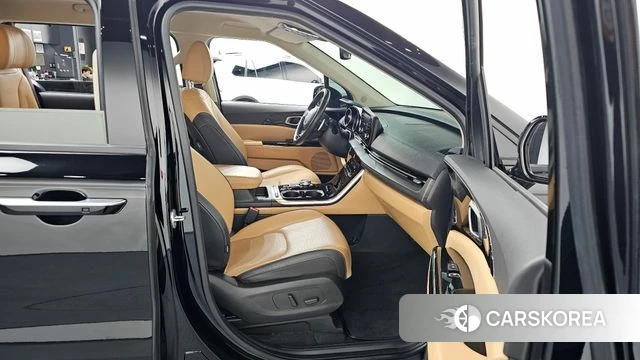 Kia Carnival 4th generation 2022 Черный из Кореи, фото 2