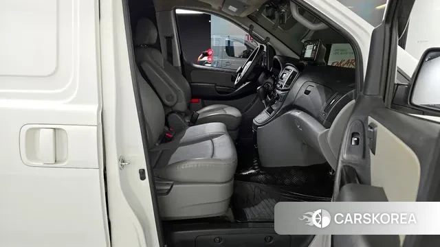 Hyundai The New Grand Starex 2019 Белый из Кореи, фото 2