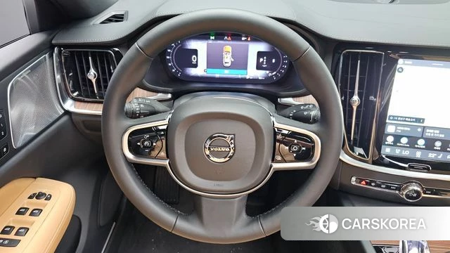 Volvo V60 Cross-Country 2nd Generation 2025 Белый из Кореи, фото 2