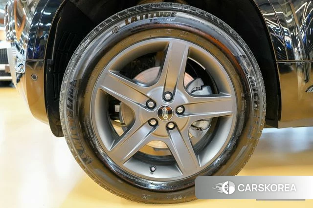 Land Rover Defender (L663) 2024 Черный из Кореи, фото 2