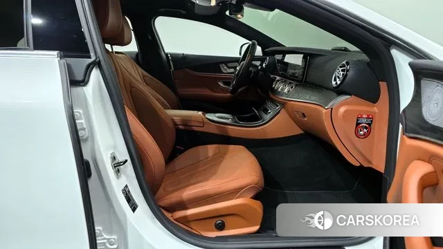 Mercedes-Benz CLS-Class C257 2023 Белый из Кореи, фото 2