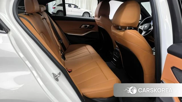 BMW 3 Series (G20) 2023 Белый из Кореи, фото 2