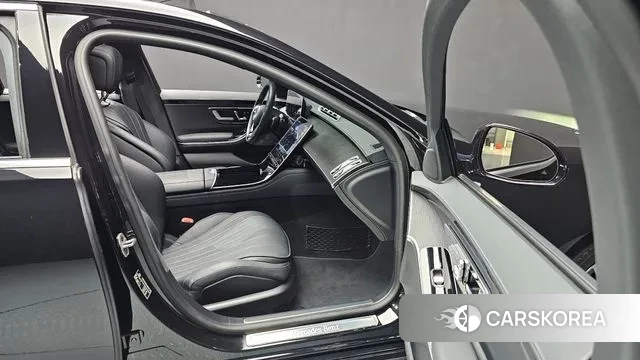 Mercedes-Benz S-Class W223 2024 Черный из Кореи, фото 2