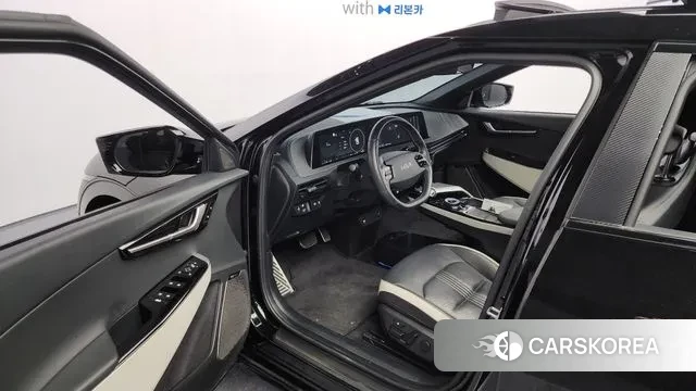 Kia EV6 2023 Черный из Кореи, фото 2