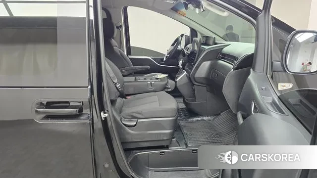 Hyundai Staria 2021 Черный из Кореи, фото 2