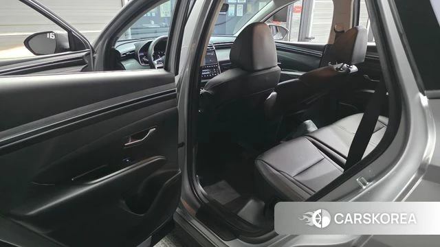 Hyundai Tucson (NX4) 2023 Серебристо-серый из Кореи, фото 2