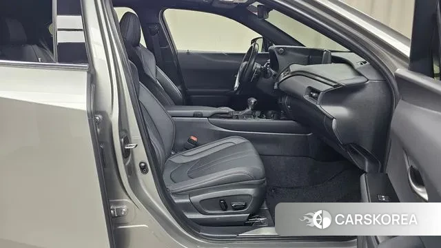 Lexus UX250h 2022 Серый из Кореи, фото 2