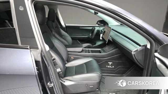 Tesla Model Y 2024 Серый из Кореи, фото 2