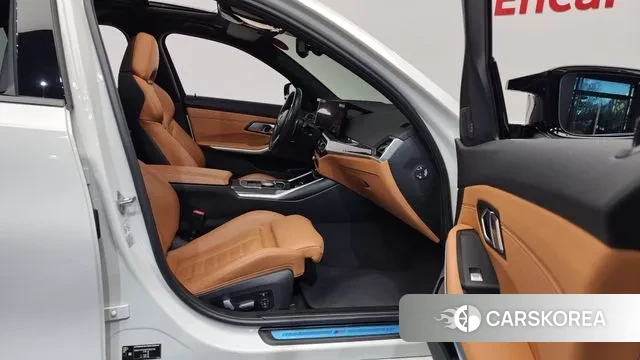 BMW 3 Series (G20) 2023 Белый из Кореи, фото 2