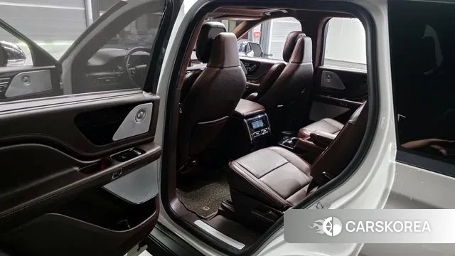 Lincoln Aviator 2nd generation 2020 Белый из Кореи, фото 2