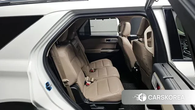Ford Explorer 6th Generation 2022 Белый из Кореи, фото 2
