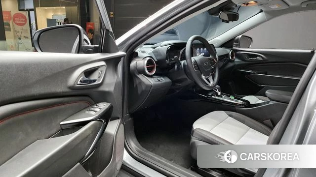 Chevrolet (GM Daewoo) Trax Crossover 2025 Серый из Кореи, фото 2