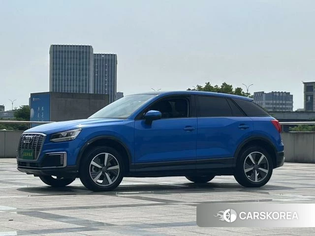 Audi Q2L e-tron 2021 Синий из Китая, фото 2